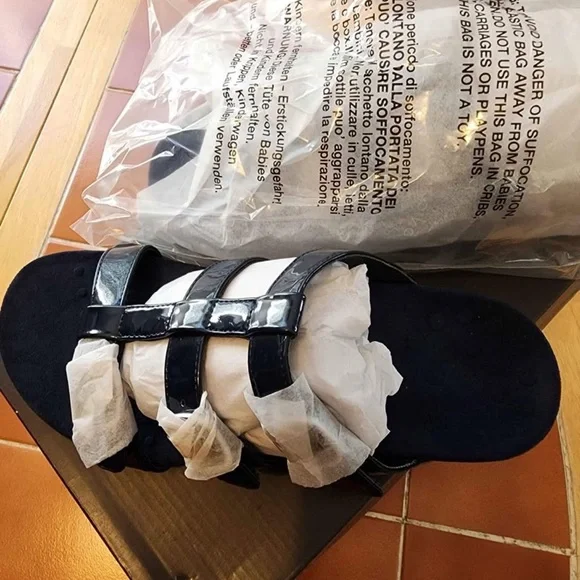 Vionic Black Slide Sandals - Picture 2 of 3